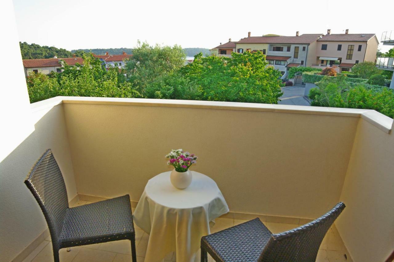 Apartments Cezar Vinkuran Exterior foto
